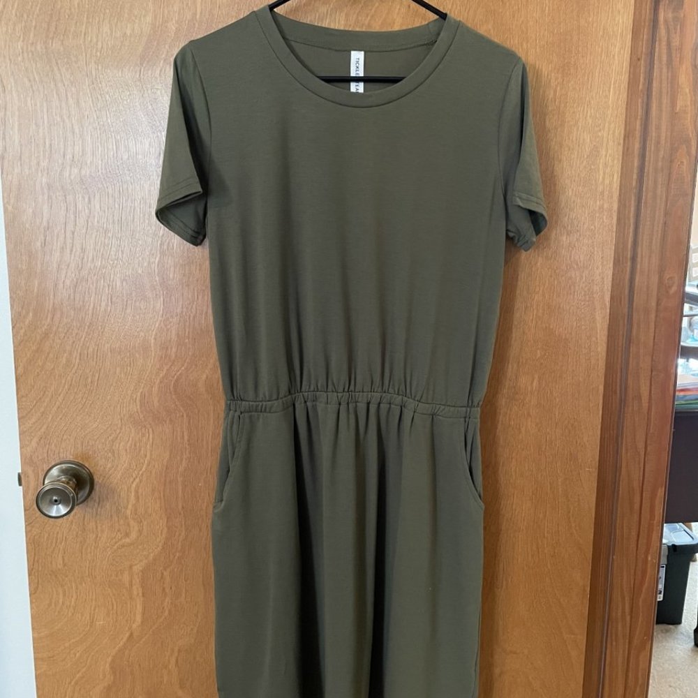 NEW Green Tickled Teal Kolbie Dress Sheath Womens Size Medium - Picture 2 of 4